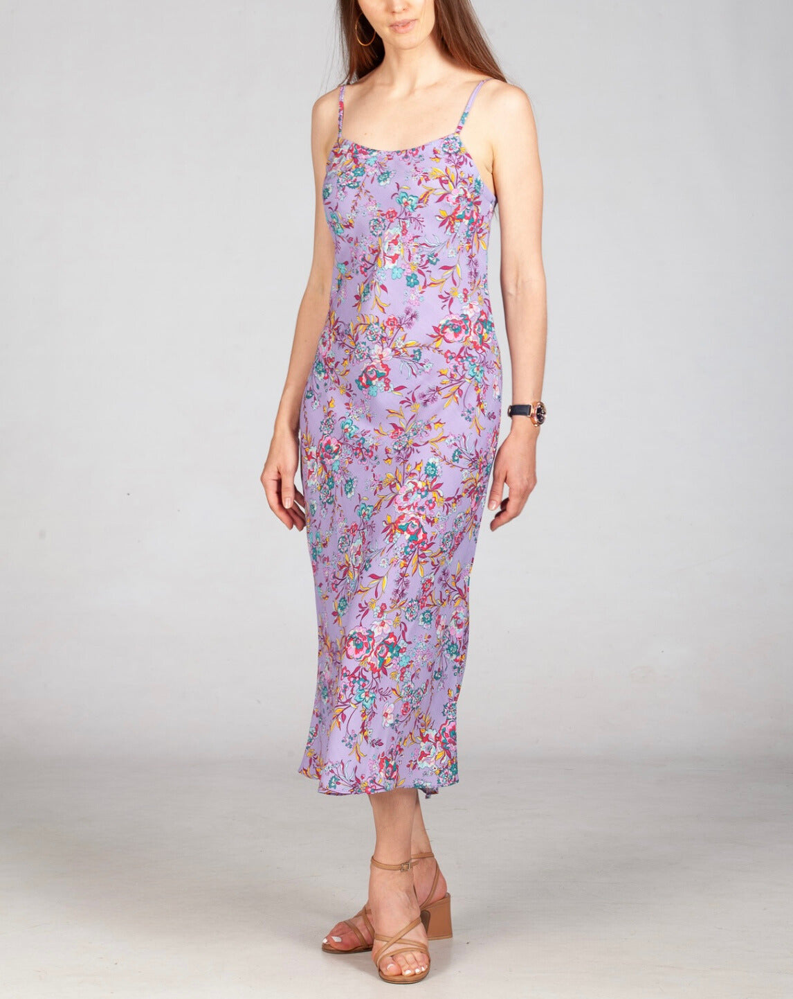 abito con fantasia floreale