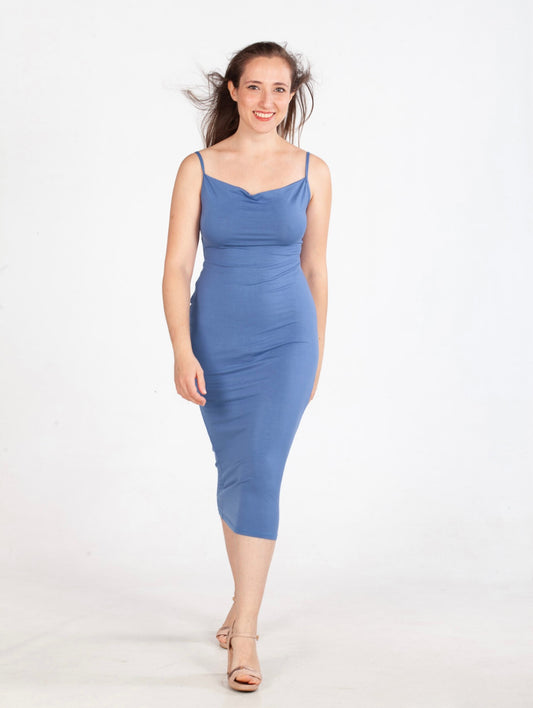 abito attillato color cielo